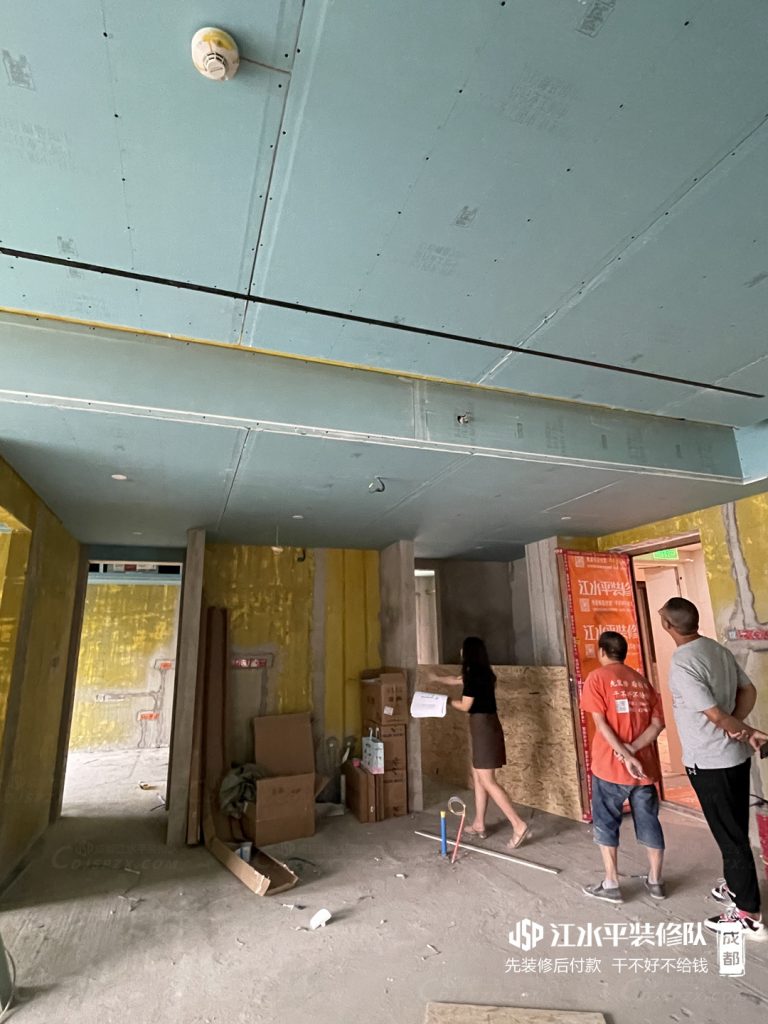 成都装修华润润府木作吊顶施工中