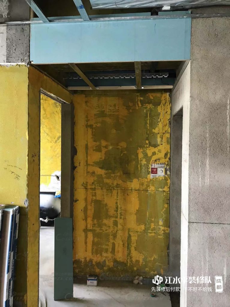 成都装修朗御木作吊顶施工中